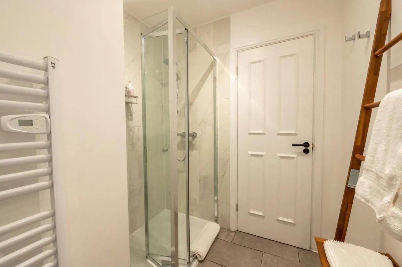 Contemporary Apartment On The Historic Rows Chester United Kingdom