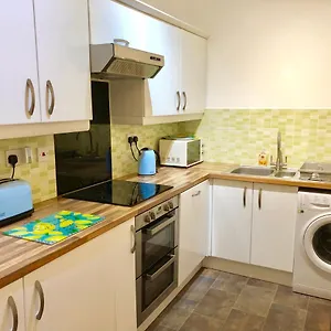 Stylish With Secure Parking Close To Chester