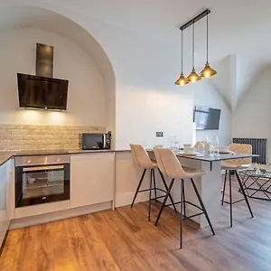 Watergate Penthouse - New 2 Bed Luxury In Centre Chester